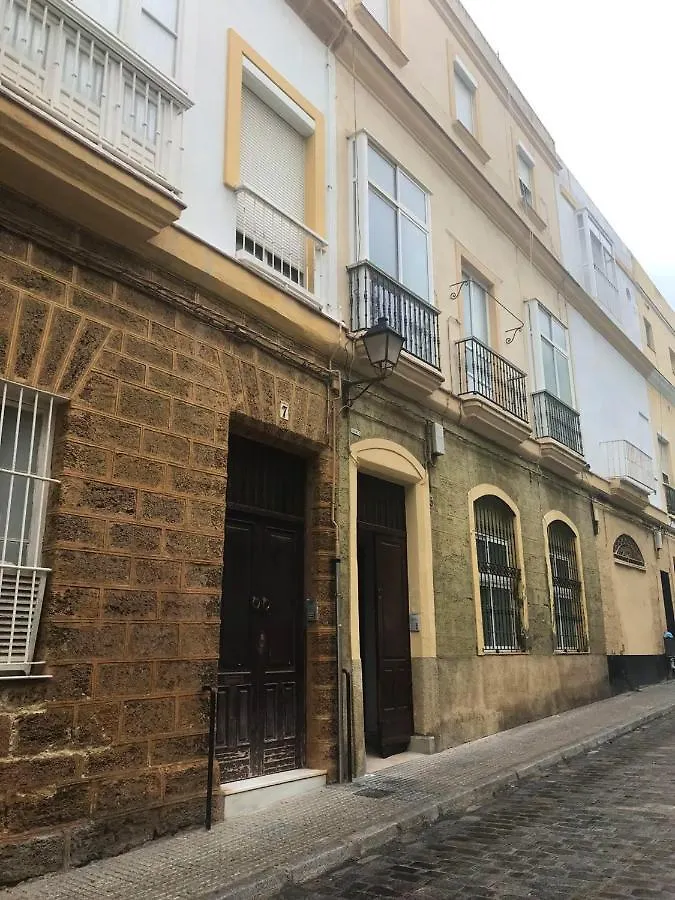 Spacious Apartment In The Heart Of Cadiz 130 M² City View